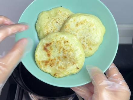 发面馅饼,宝宝最爱 我做的不好看,但是真的很好吃,一岁以上可以安排~#宝宝辅食 #辅食教程 #发面馅饼 #馅饼的家常做法 #辅食饼