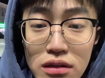 喜羊羊与灰太狼里的蕉太狼为什么爱吃香蕉#喜羊羊与灰太狼#蕉太狼#童年动画#动画#史迪羊