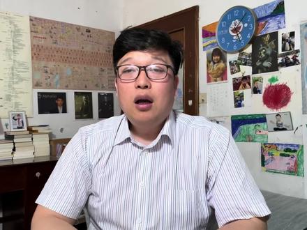 贝莱德:操盘全球的金融巨头 贝莱德,这家全球最大的资产管理公司,管理着高达11万亿美元的资产,相当于中国GDP的60%。它不仅是苹果、微软、特斯拉、谷歌等科技巨头的主要股东之一,还深度影响着全球金融市场、房地产、基础设施和能源。
从拉里·芬克1976年进入华尔街,到1988年创立贝莱德,再到2008年金融危机期间成为美国政府的“白手套”,贝莱德一步步成长为“华尔街的影子央行”,甚至影响全球经济的走向。
然而,这家金融巨头也饱受争议——
✔ 是否正在控制全球企业的命脉?
✔ “绿色投资”是环保承诺,还是资本运作?
✔ 其投资决策是否受到地缘政治影响?
贝莱德的每一步决策,都会影响全球经济的未来。本期视频,我们一起揭开它的神秘面纱!
标签:
#贝莱德 #BlackRock #华尔街 #金融巨头 #全球经济