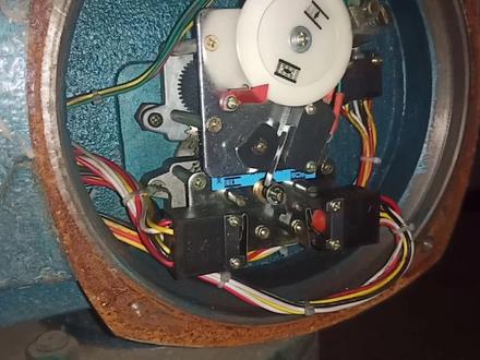 今天教大家如何调节闸门启闭机的限位开关,存干货