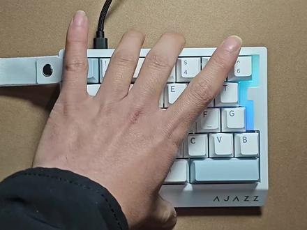 单手磁轴键盘黑爵AK029 #黑爵 #黑爵AK029 #磁轴键盘 #无畏契约 #外设推荐