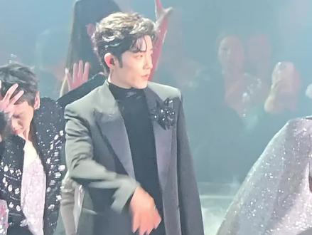 东方卫视#跨年存货一份 现在不跳舞要干嘛#东方卫视 #跨年 #东方卫视跨年 #番茄台