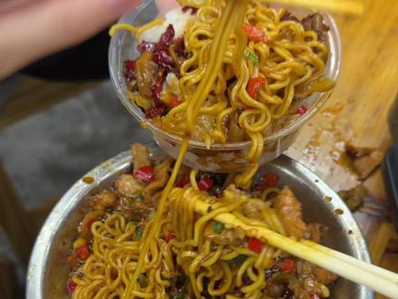 长沙好吃的苍蝇馆子!!!没有环境只有口味!!!#长沙 #长沙美食 #苍蝇馆子 #湘菜 #烟火气小店