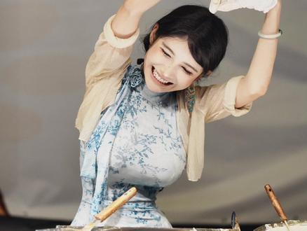@狗狗大罗莉 狗头罗莉来厦门了 8号到14号 晚7点开始
#街拍 #给陌生人拍照 #狗头萝莉 #狗头萝莉煎饼 #人像摄影