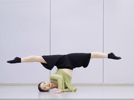 0.7倍速教你学会侧肩倒立!#零基础学舞蹈 #成人舞蹈培训 #舞蹈