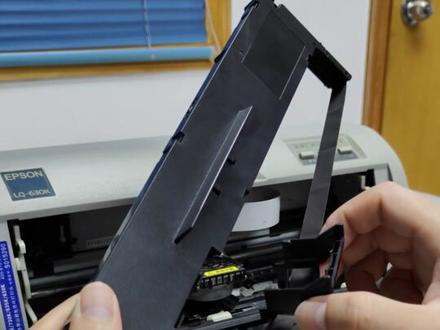 爱普生LQ630K色带安装教程LQ-630KII换色带方法 EPSON LQ-615KII装色带框 LQ-610KII LQ-635KII LQ-730KII LQ-80KFII LQ-82KFII打印机换碳带 #爱普生色带架更换方法