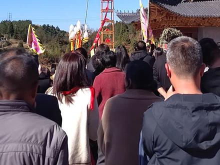 泰顺底畲村′寺庙开光。吊九楼,十三张桌子,先生好工夫#见者好运见者发财 #实景拍摄效果