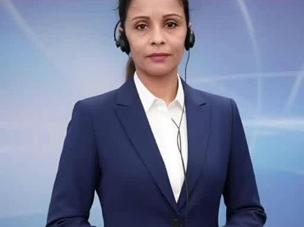 ##热点 @爱在叙利亚 大家好,我是严娜达,你们来自叙利亚的洋媳妇!今天看到一个让我眼眶湿润的热点 —— 小时候画在手腕上的表终于会走了!
你们知道吗?在我们叙利亚,孩子们也会在手上画画,但画手表这个创意真的太中国了!看到网友们用 AR 技术、动画效果让这些画出来的表真正走动起来,我这个外国媳妇直接被暖到了!
我老公第一次给我讲他小时候画手表的经历时,我还觉得好奇怪。为什么要画一个不会走的表呢?但现在我懂了,那不仅仅是一块表,那是整个童年的梦想和想象力啊!
在叙利亚,我们的童年游戏很不一样。我们画的是沙漠里的骆驼、星空下的帐篷,但那份对美好的向往是一样的。现在看到中国的科技达人们用创意让童年梦想成真,我真的被这种 "童心未泯" 的精神打动。
最让我感动的是,这种创意不仅仅是为了怀旧,它是在告诉所有人:无论多大年纪,都要保持对世界的好奇和想象。科技可以让童年梦想照进现实,这种文化自信和创新精神,正是中国越来越强大的原因。
你们小时候在手腕上画过表吗?画的是几点?快来评论区告诉我!下期我想做一期 "中外童年游戏大比拼",看看哪个更有趣~记得关注你们可爱的叙利亚媳妇严娜达哦!