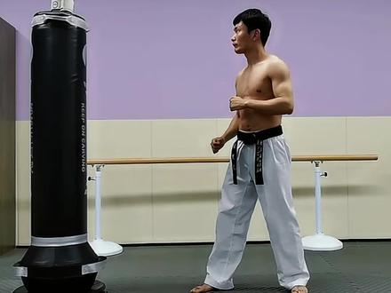 三步教你旋风踢~
#腿法 #格斗 #跆拳道 #防身术