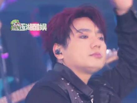 《分币不掏》VS《分币不要》VS《啥都想要》#海来阿木 #乌兰图雅 #陈洁丽 #搞笑 #歌词