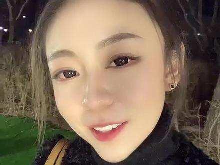 #各花各有各花香 各山各水各有灵,人各有道,道不同不相为谋,这世界有四季与朝夕,有理想和远方,你只管做自己,把闲言碎语留给世间小人,你只管优雅,从容四方。@抖音小助手