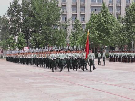 钢铁是怎样炼成的 #热点 #中国军人风采 #正步踢的有模有样 #阅兵