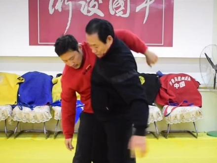 摔跤转身、勾腿#防身术 #传统武术