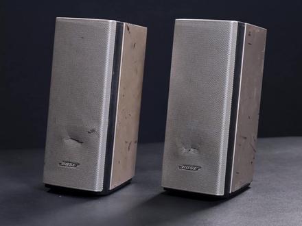 【修复翻新】BOSE C20 有源音响 拆开有惊喜 Companion 20 是BOSE在2011年发布的桌面有源音箱,发售价约2200元人民币,专为PC、笔记本等用户打造,这台小尺寸2.0音箱,使用2.75寸全频单元,搭配bose专利的S型音频导波管技术,产生了相当能量的低频量感。专为近场聆听优化的TrueSpace数字音频处理,在观影和游戏娱乐时能带来震撼的听感。是同价位2.0音箱的标杆级产品。#音箱 #BOSE #修复 #翻新 #拆解