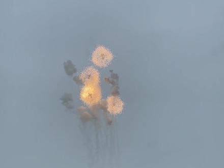 #封闭场地拍摄请勿模仿 #专业人士燃放 三寸25发钛雷升尾。