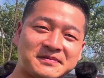 11月13日报道,荒野求生挑战赛第35天,文车车参赛前后判若两人,“不是整容,是被饿瘦的”。(编辑:施双阳)#荒野求生 #七星山荒野求生挑战赛 #野外生存