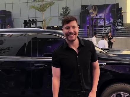 你最想让他帮你实现什么愿望?#野兽先生 #网红