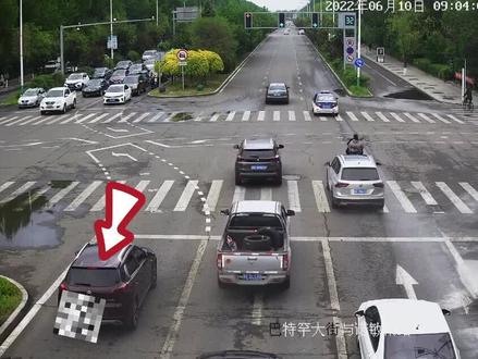 左转待转区怎么走
你知道吗?