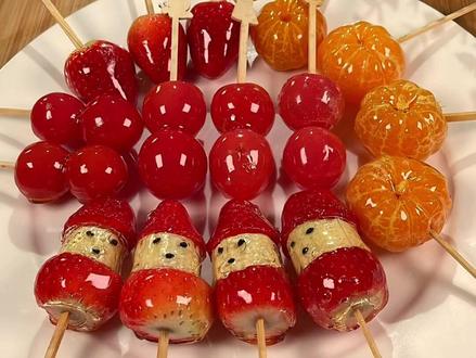 冬天的第一串草莓冰糖葫芦你吃了吗?不用熬糖浆也能做糖葫芦,做法简单#冰糖葫芦#空气炸锅美食