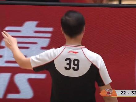 正解or误判?!懂球的兄弟来讨论一下~ #CBA联赛 #dou来CBA #CBA季后赛