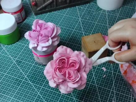 奥斯丁粘土裱花~好久没有录裱花视频啦~还有喜欢的花花可以评论哦#粘土裱花 #裱花教程 #自然系裱花 #粘土手工花朵制作 #奥斯汀玫瑰裱花教程