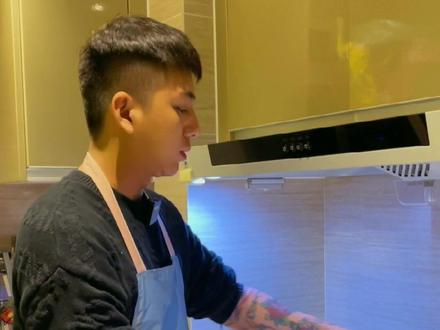 父母陪我长大 我陪他们变老 祝妈妈生日快乐🎂#日常vlog #粗茶淡饭 #简简单单又得一餐