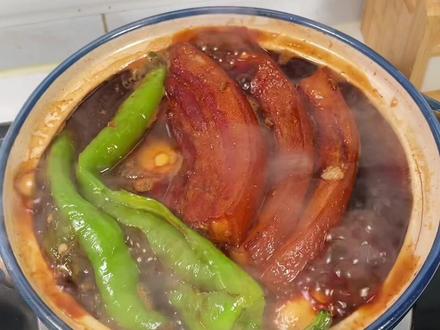 遥想公瑾当年,公瑾老师就是权威!这跺脚把子肉配米饭是超级无敌香啊!#公瑾爆蛋 #跺脚把子肉 #遥想公瑾当年 #把子肉做法 #真实经验分享计划 @DOU+小助手 @变成护肝片