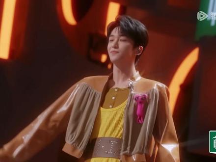 这次的《爱情买卖》改编的太有魔力了哈哈不愧是阿黄从小就听的歌#黄子弘凡 #爱情买卖 #魔力歌先生 #腾讯视频综艺