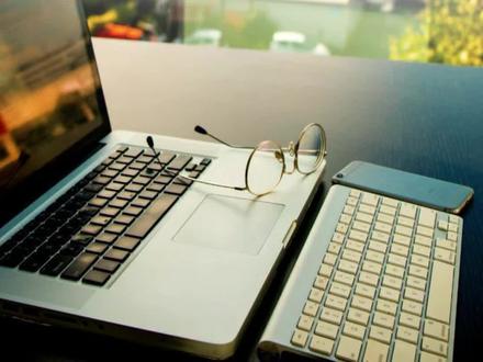 中兴通讯未来还能起来吗? 通讯板块里面的中兴通讯为何被制裁?#中兴通讯 #股票 #大盘 #炒股亏损经历 #跌停