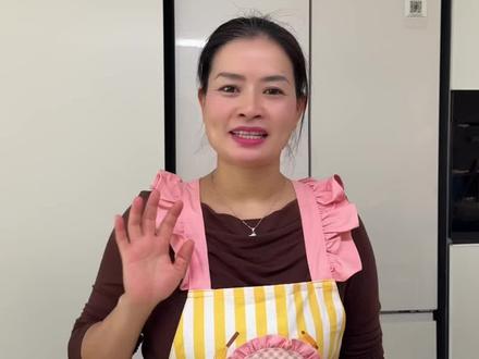 云南特色小吃做法|分享美食
乖乖们我是王姐~以后会在这个账号多多分享好吃的美食和开心的生活,期待跟大家交流~
#小卷筒 #云南特色美食 #分享美食分享快乐😋😋 #美食教程