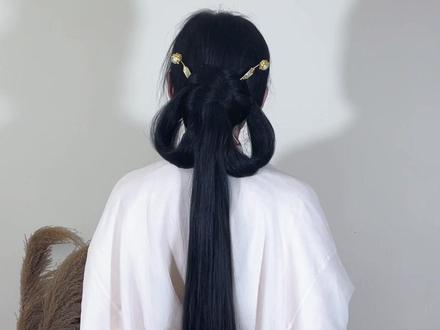 一个超适合战国袍的汉服发型,谁懂啊,每次录教程都恨不得背后长眼睛。#汉服发型教程 #发型教程 #汉服 #国风 #古风造型