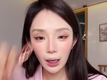 粉丝说瑶瑶龙队做手术了为什么那么开心?不是不担心,只是知道只是微创手术,不想用低落情绪影响龙队,安心才最重要#龙浩天#ai瑶瑶#龙浩天大舞台有才你就来