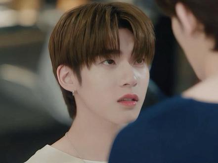 所以后面到底有没有亲上?😍 第6集快点来吧 太想看了😍
#泰剧 #怦然与你 #teeteepor #teetee陈艺迪 #por邓宇博