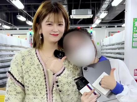 iQOO不止男生喜欢!女生也喜欢,IQOO全家桶来了#我的好物推荐 #值得信赖的品质 #简直不要太惊喜 #实体店畅销款