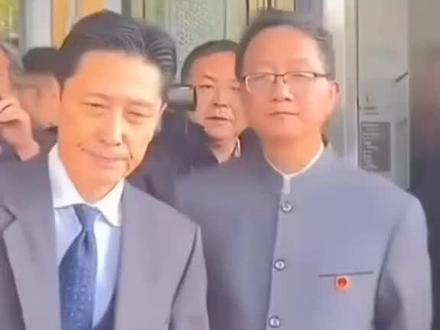 威武霸气,朋友来了有好酒,豺狼来了有猎枪。