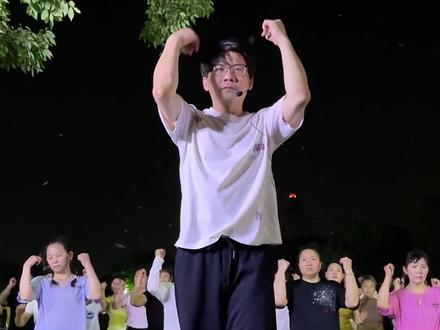 #广场舞嗨起来!生命在于运动 #零基础学舞蹈 @抖音小助手 @抖音热点宝 @抖音作者助手