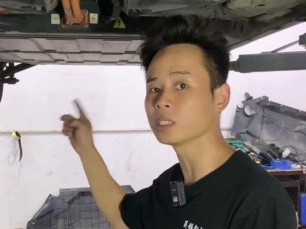 来的时候好好的回不去了什么情况😳北汽新能源EU260从北京到长沙2000多公里没问题,结果休息了一个晚上就无法启动了你说气人不喽,来看看故障点是哪里#新能源 #新能源汽车 #新能源汽车维修 #长沙新能源汽车维修 #湖南新能源汽车维修 #北汽 #北汽新能源 #北汽新能源eu260 #无法启动 #实实在在的修车 #专业的事交给专业的人 @DOU+小助手