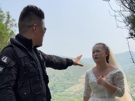 小刘,你醒醒吧,教官一个离过婚,比你大五岁,还带着三个孩子的男人不值得你这样做#女子敢死队 #教官我喜欢你