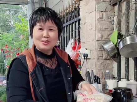 今天儿媳做了几个家常菜,怎能少得了龙岩湿烤花生,龙岩花生咸香酥脆,大人小孩都喜欢吃# 龙岩湿烤紫衣花生