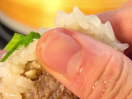 一颗珍珠圆子,一份团圆心意,祝大家马年行大运,金玉满堂!#程志强徽菜传承 #年夜饭 #美食纯手工制作 #珍珠圆子 #安徽