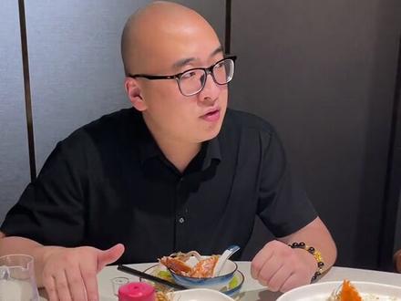 不懂酒桌礼仪,无形中就已得罪了很多人#饭局 #干货分享 @DOU+小助手