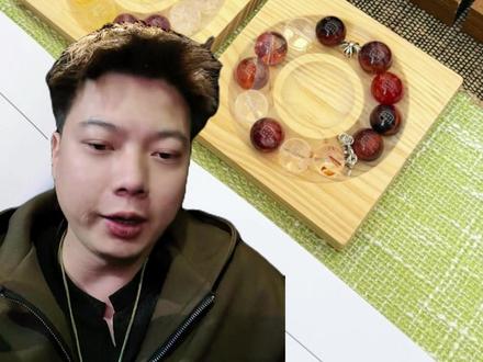 在Tiktok上卖水晶,就不能写水晶 在TK上卖水晶到底怎么玩?
从账号定位、内容起号到小店运营、达人合作等内容的实操打法,一条视频讲清TK的流量结构和变现路径
如果你想用内容电商把水晶卖到海外,这期一定要看
#水晶创业 #能量水晶 #天然水晶#TK水晶 #水晶手串