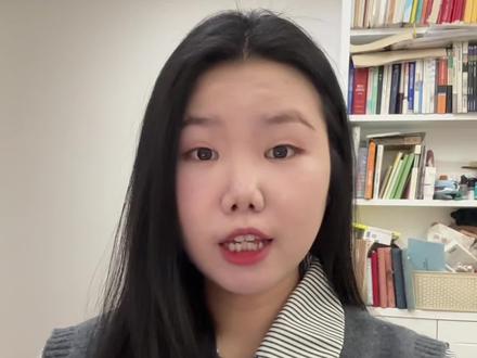 我知道你很焦虑,但请先别焦虑 广东英语听说考前还能做什么?
现在练精听还来得及吗
现在听不太懂C篇,是不是只能放弃了
我知道大家考前的压力
还没学,就在想学了有没有效果,只会更焦虑
行动能缓解你的大部分焦虑
按正确的方法去练
在有限的时间里提升能提升的东西
加油吧友友们
#广东英语听说考试 #英语听力 #高考英语 #英语学习