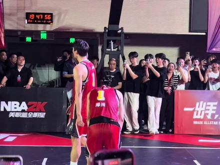 向我的对手致敬,感谢大家#美职篮全明星 #NBA2K手游一周年庆 #柯冉李瑞VS厚米白晶百分大战 #NBA2K手游#EQLZ