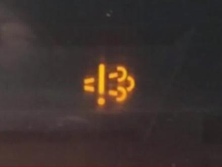 尿素亮故障灯,车辆限扭如何解决#卡车 #卡车司机 #诚实汽车