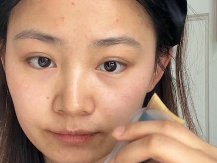 粉底刷怎么用,来看这里! #真实生活分享计划 #粉底刷使用方法 #新手化妆教程 #养成系美妆博主 #底妆教程 @DOU+上热门 @DOU+小助手 @抖音创作灵感