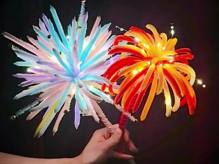 自制扭扭棒烟花,新年氛围感直接拉满🎉#新年DIY #手作烟花 #扭扭棒氛围感 #新年小惊喜 #创意手工DIY