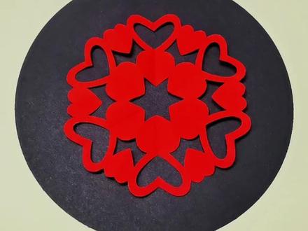 画数字3剪爱心窗花。#生活服务热点中心 #剪纸 #窗花 #窗花剪纸 #手工剪纸