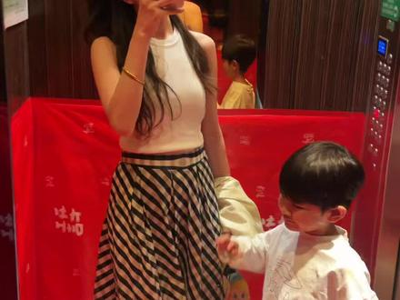 没有天生的超人妈妈,只有为爱不断成长的普通人 #最好的礼物就是和大家在一起 #母亲节