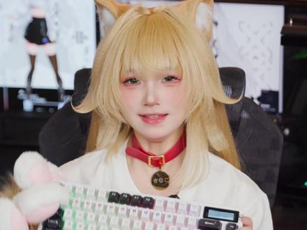 电竞少女的桌面就该这样!“白夜魔”才符合我的人设! #ROG #夜魔键盘 #ROG键盘